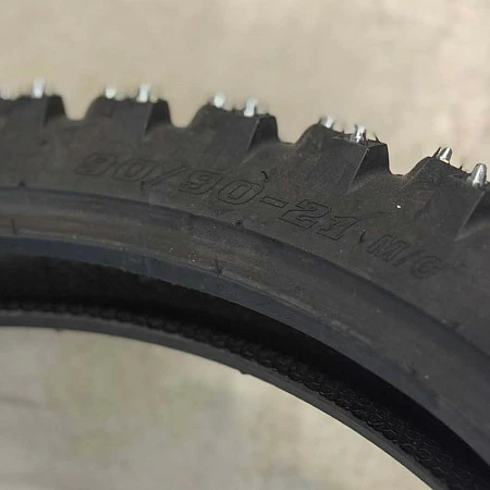 Мотошина 90/90-21 MT-218, шипованная Regulmoto 264 шип.